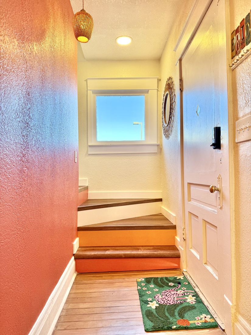 Entry & Stairs photo 1