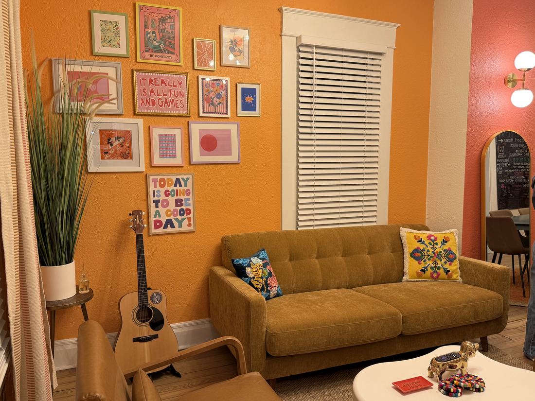Living Room photo 2